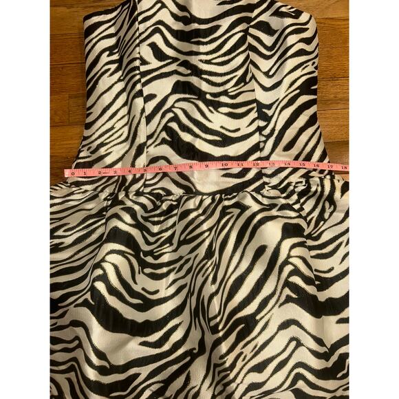 Black mini dress size 4 cross back French connection - Picture 6 of 9